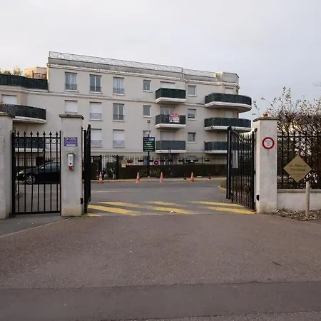Mario Nintendo Apartment Montevrain
